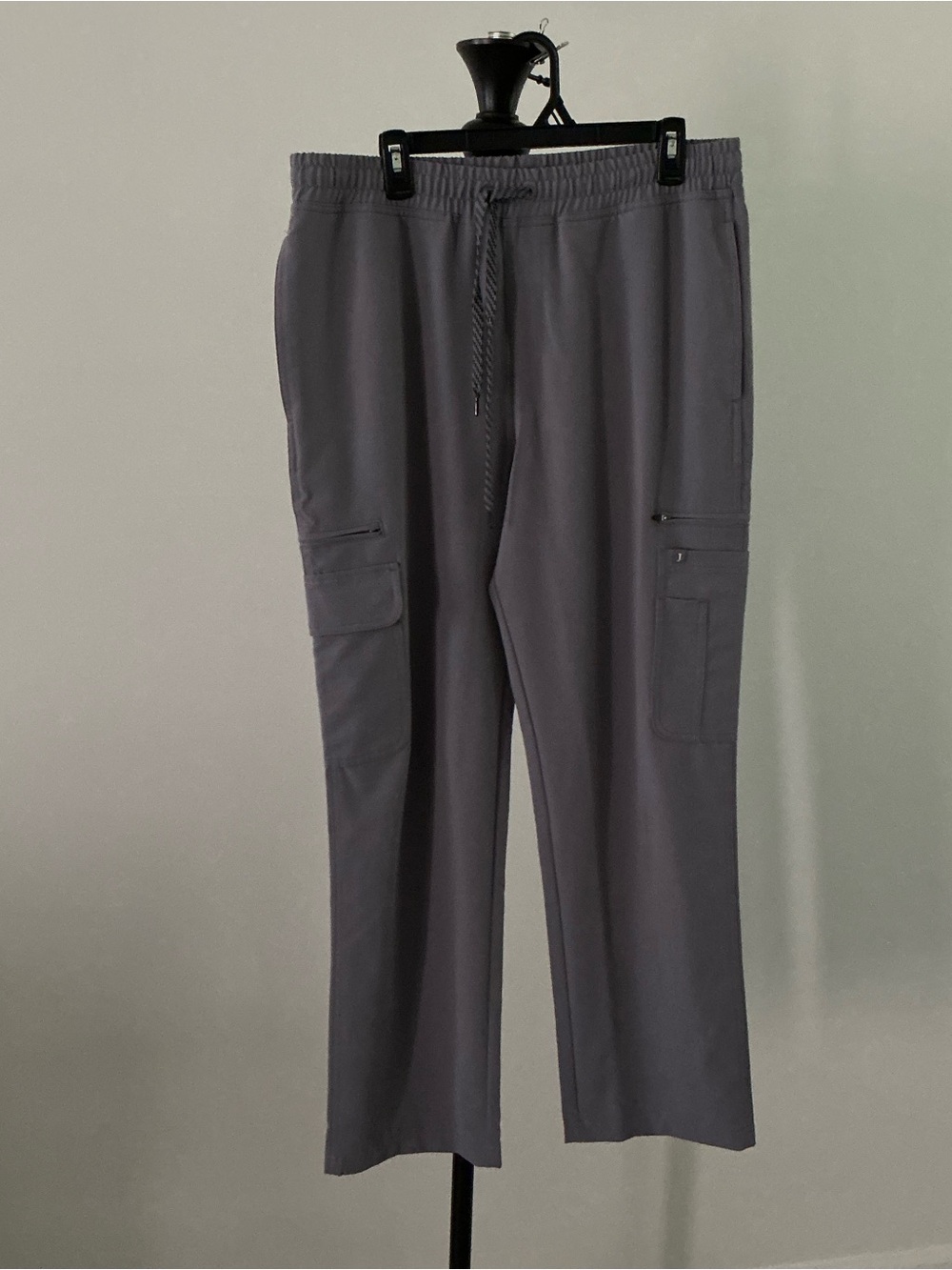 Jaanuu Men’s Large Slim-Fit Cargo Scrub Pants GRAW Carbon Gray J85016